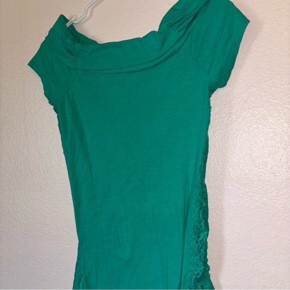 Y2K Style Green Lace Accent Short Sleeve Off the Shoulder Top, Cap Sleeves - Picture 3 of 9